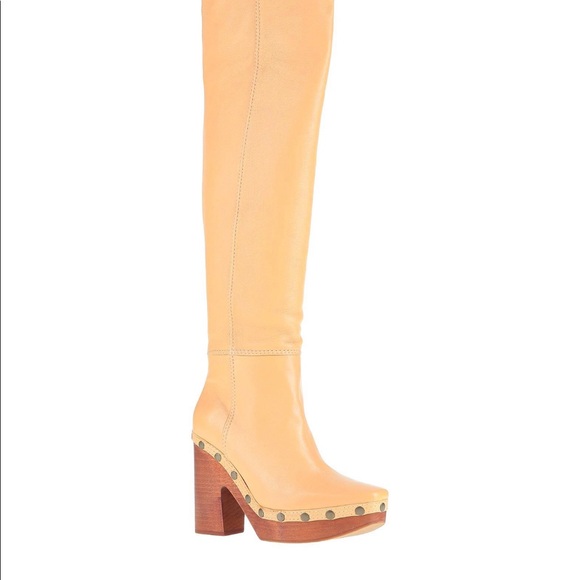 JACQUEMUS Les Bottes Sabots Tall Boot in Apricot - Picture 3 of 10